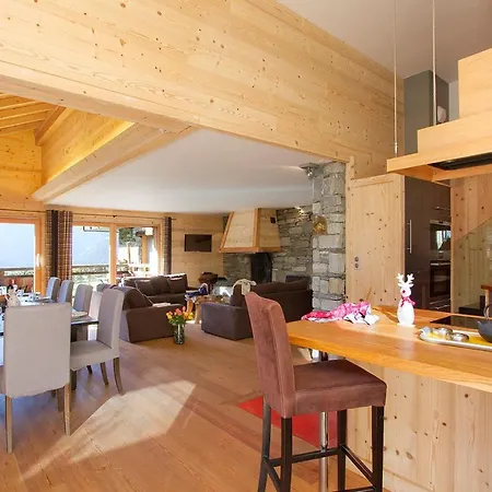 Gilda By Leavetown Vacations